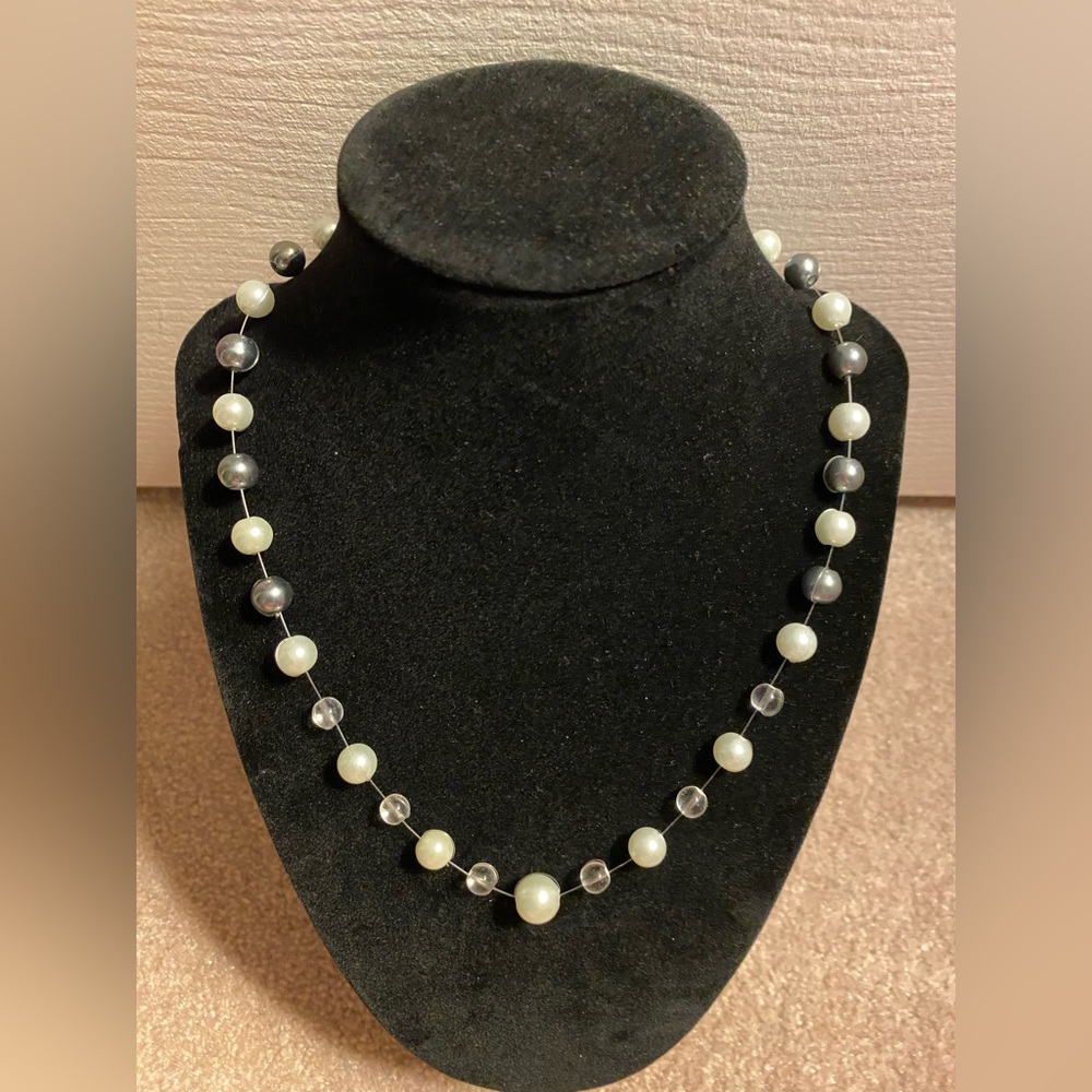 💍Handmade, natural pearl/mother of pearl and glass beaded necklace💍